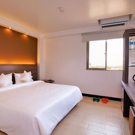 Clover City Center Plus Hotel Rangun Zewnętrze zdjęcie