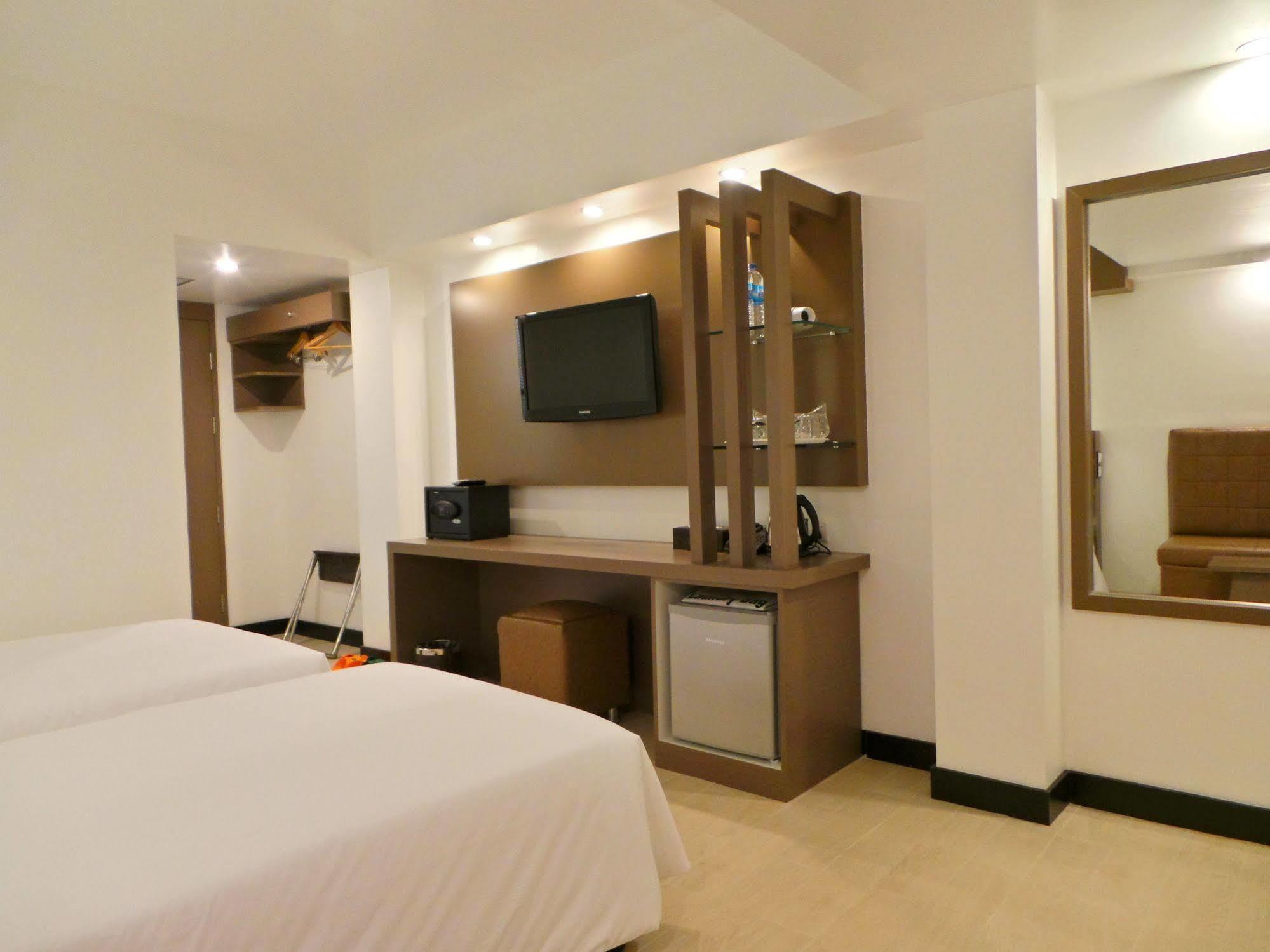 Clover City Center Plus Hotel Rangun Zewnętrze zdjęcie