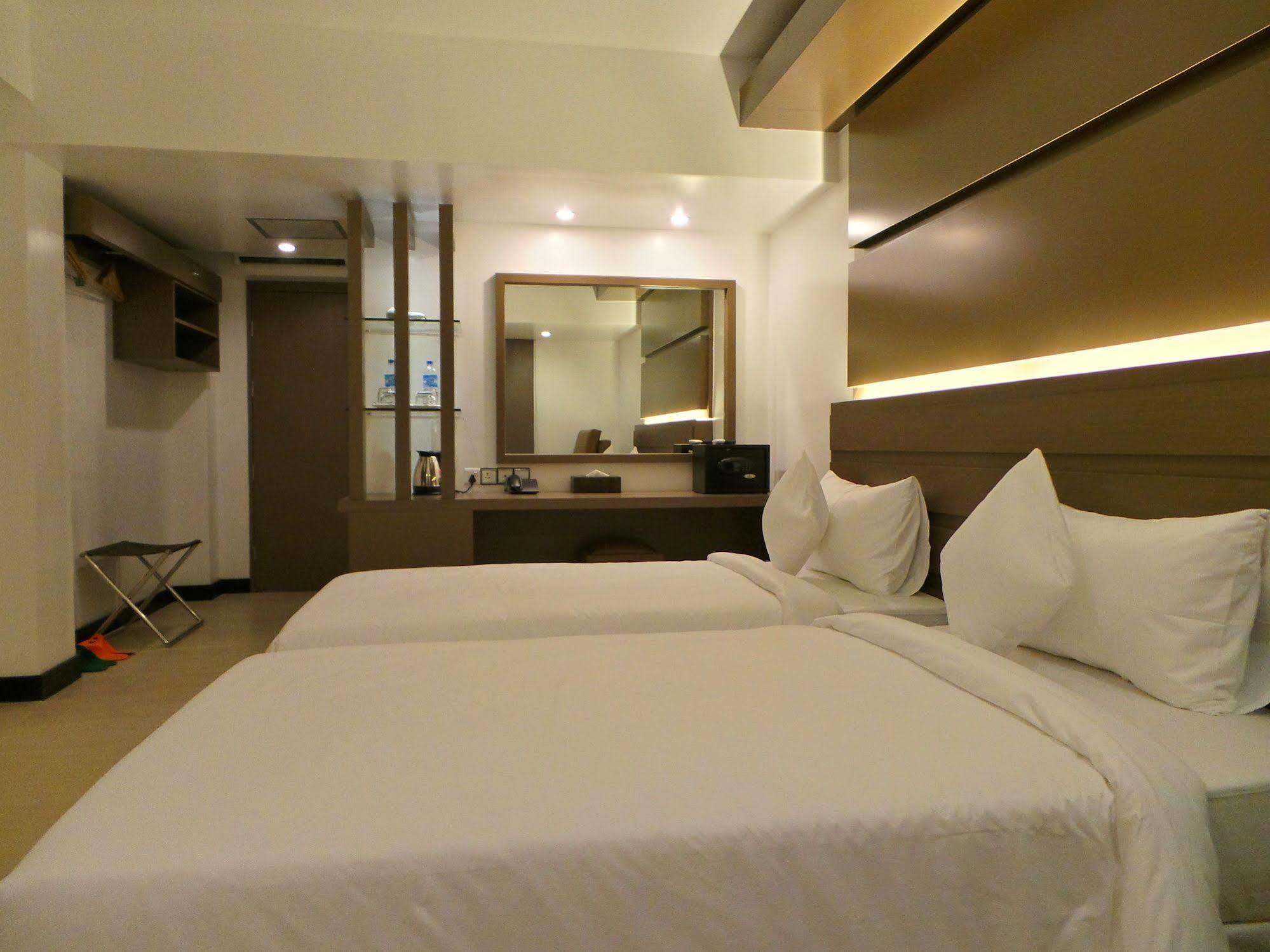Clover City Center Plus Hotel Rangun Zewnętrze zdjęcie